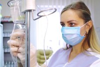 Капельница от запоя: особенности дезинтоксикации организма и лечение в стационаре