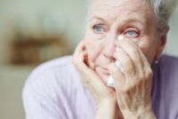 Проблемы, связанные с лекарственной зависимостью у пожилых: как избежать осложнений