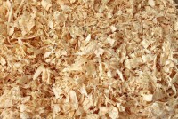 Неочевидные лайфхаки для дачи: как использовать опилки с пользой