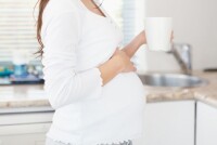 Гипертоникам и беременным не пить: выявлен главный вред минералки