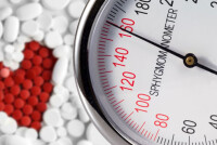 Давление 160 на 100 у мужчин и женщин: что делать, причины