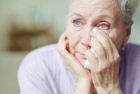 Проблемы, связанные с лекарственной зависимостью у пожилых: как избежать осложнений