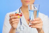 Начало лечения гипертонии одним лекарством по сравнению с началом лечения комбинацией двух лекарств