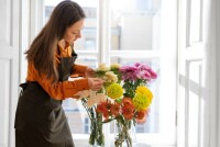 Цветочная терапия для снятия стресса и улучшения настроения: психологические преимущества цветов