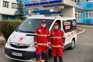 Поради для родичів: що підготувати перед перевезенням лежачого хворого з кисневою недостатністю
