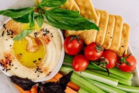 Хумус и повышенное давление: польза, вред и как употреблять