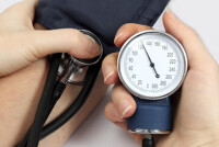 Можно ли для домашнего измерения использовать тонометры на запястье?