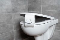 Кока-кола в унитазе: удивительный эффект и связь с давлением