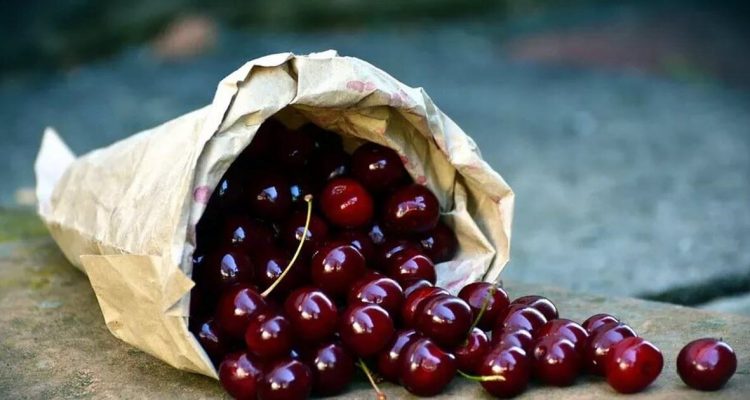 Цветные овощи и фрукты: польза для здоровья и давления