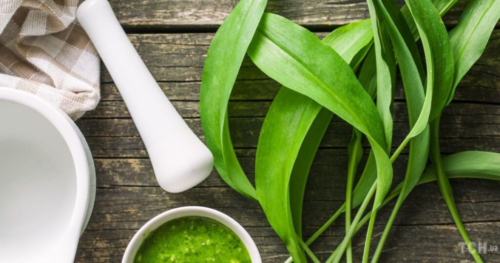 Зеленый салат с черемшой: вкусное и полезное блюдо для здоровья сердца