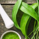 Зеленый салат с черемшой: вкусное и полезное блюдо для здоровья сердца