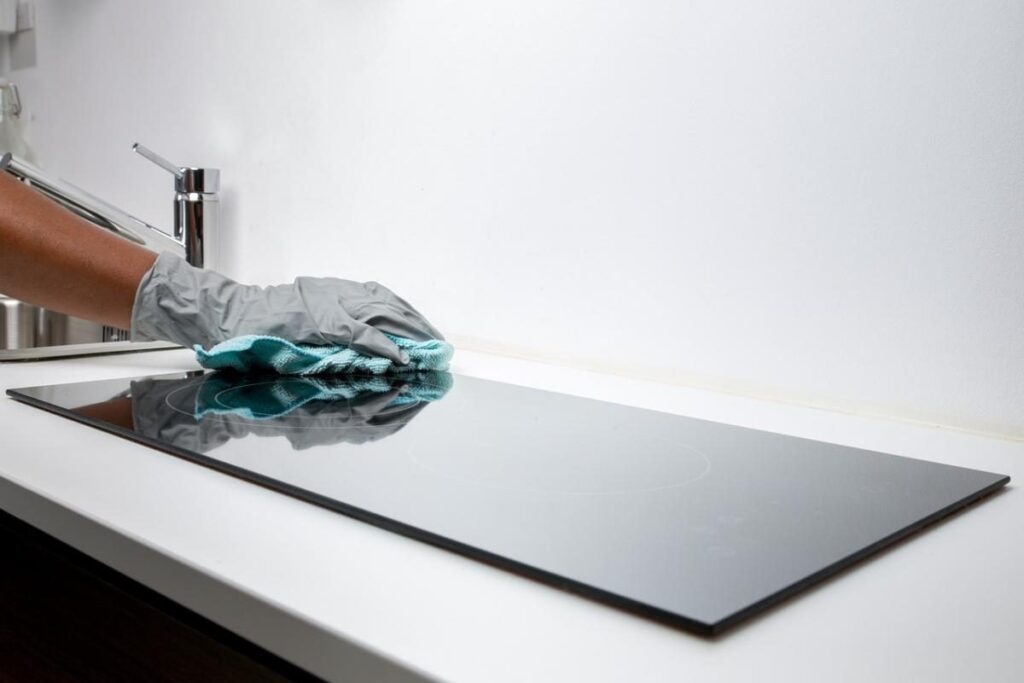 Как удалить следы с поверхностей: советы для дома