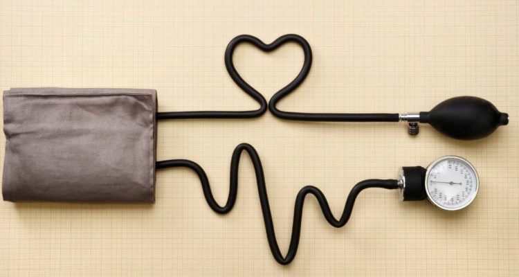 Влияние сладкого и фруктов на артериальное давление: что нужно знать