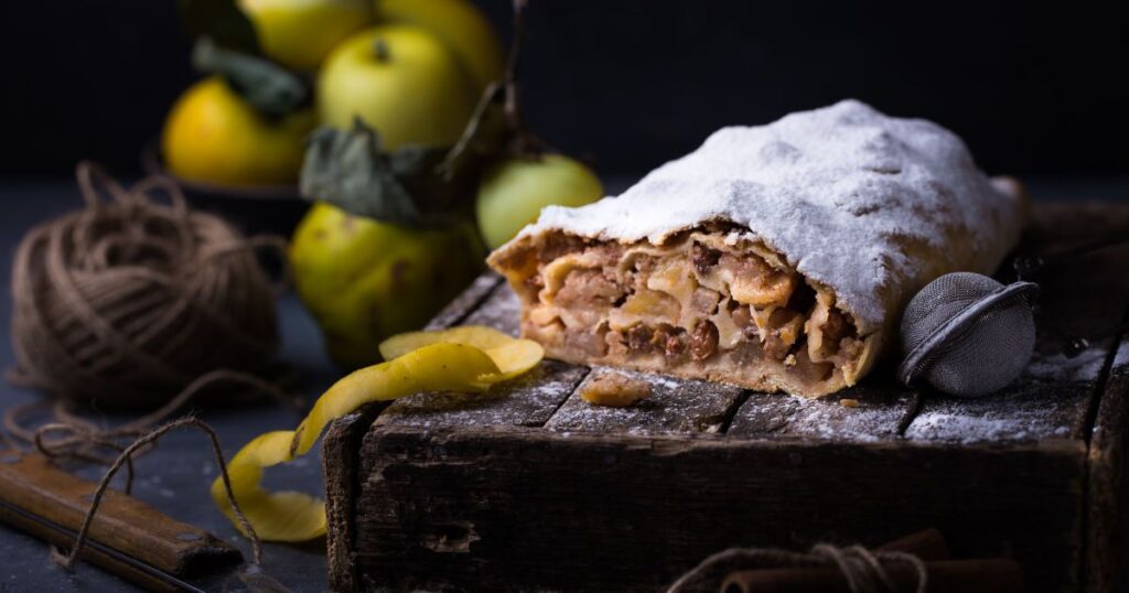 Яблочный штрудель: полезный десерт для вашего здоровья