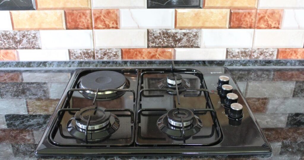 Чистая кухня без химии: секреты удаления жира и налета