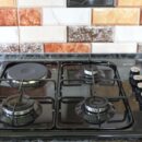 Чистая кухня без химии: секреты удаления жира и налета