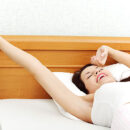 Как улучшить здоровье позвоночника для долголетия: упражнения перед сном