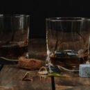 Охлаждаем виски без разбавления: как это влияет на давление и зачем вам это нужно