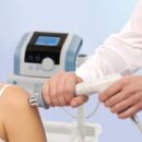 УВТ-терапия (ударно-волновая терапия): суть метода, показания и эффект