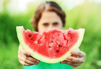 Арбуз для здоровья: естественное очищение организма и его влияние на давление