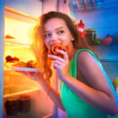 Продукты, которые повышают давление: 7 худших ночных перекусов